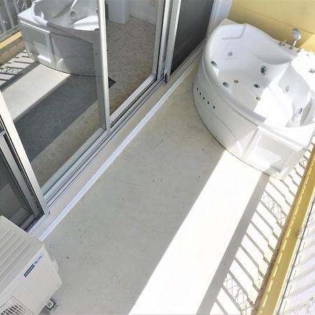 Hotel Okinawa Ocean Front Chatan Exterior foto