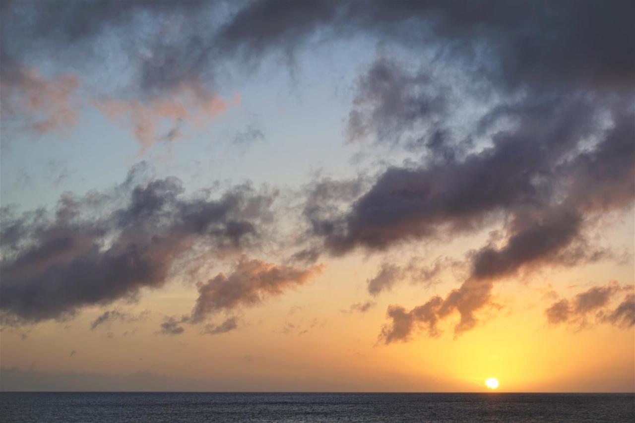 Hotel Okinawa Ocean Front Chatan Exterior foto