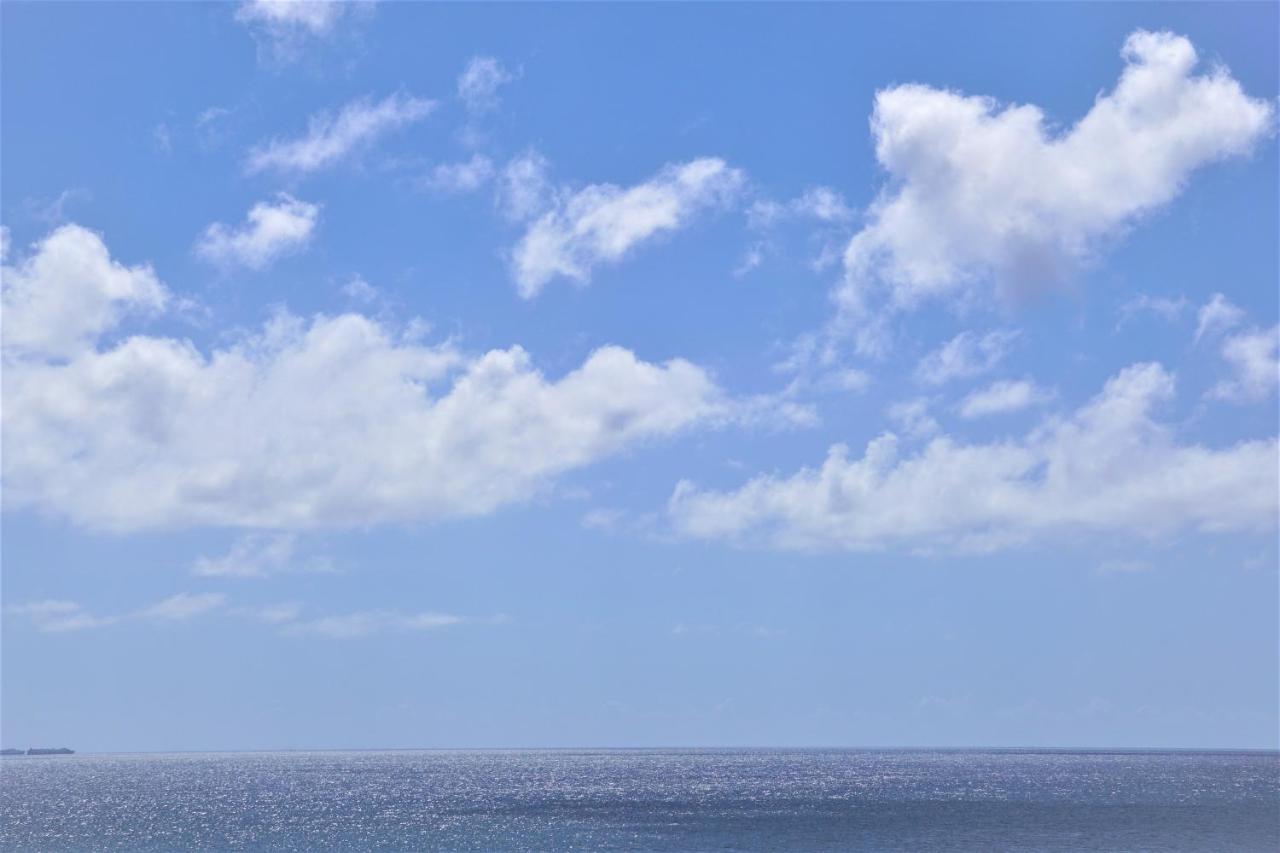 Hotel Okinawa Ocean Front Chatan Exterior foto