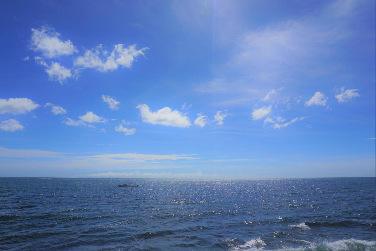 Hotel Okinawa Ocean Front Chatan Exterior foto